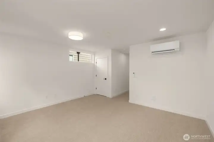 for extra comfort in the suite, the primary receives its own minisplit