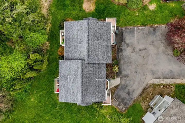 Aerial picture of 5660 Eagle's roof, lot size and parking lot
