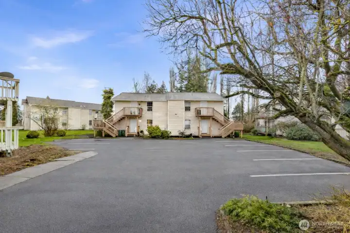 Strategically positioned just off Main Street in Ferndale, 5660 Eagle Place benefits from consistent tenant demand driven by its proximity to major city amenities. Walking, short-drive to shopping, dining, services, etc enhances rental appeal - supports strong occupancy trends.