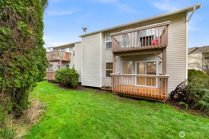 Locations within this corridor are consistently sought after, making this a fundamentally sound multifamily investment in a proven rental pocket of Ferndale. Locations within this corridor are consistently sought after, making this a fundamentally sound multifamily investment in a proven rental pocket of Ferndale.