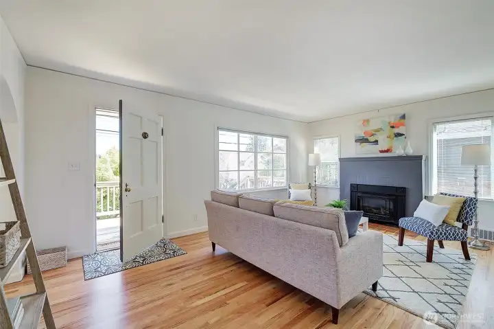 Beutiful refinished hardwoods in living room
