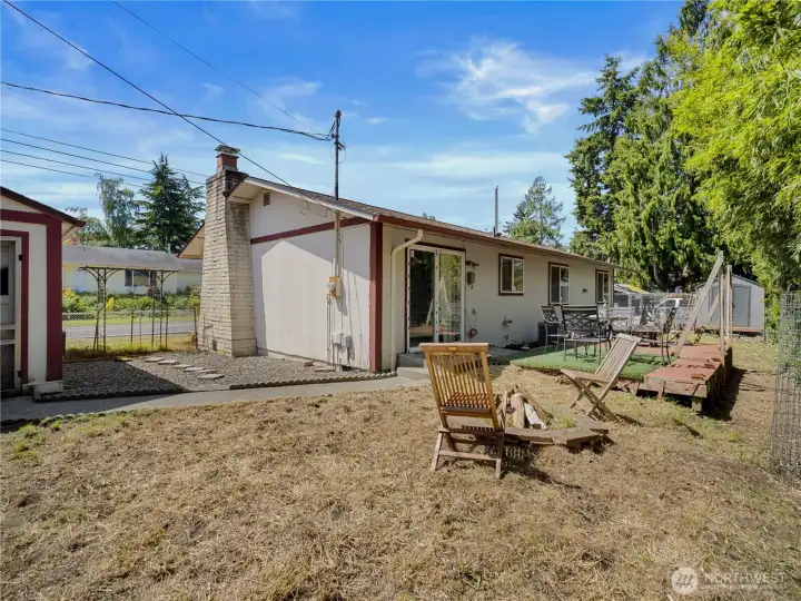Firepit, detached garage, shed and chicken coop.... This home is a blank canvas for anyone that is looking for a fixer upper. Firepit, detached garage, shed and chicken coop.... This home is a blank canvas for anyone that is looking for a fixer upper.