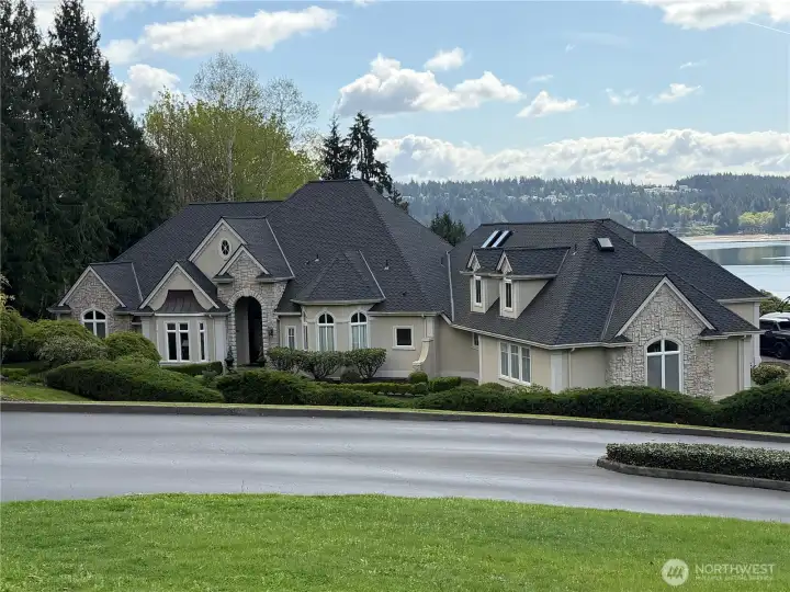 You will have some beautiful homes for neighbors...