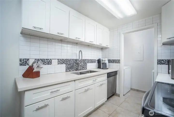 Gorgeous subway tile backsplash