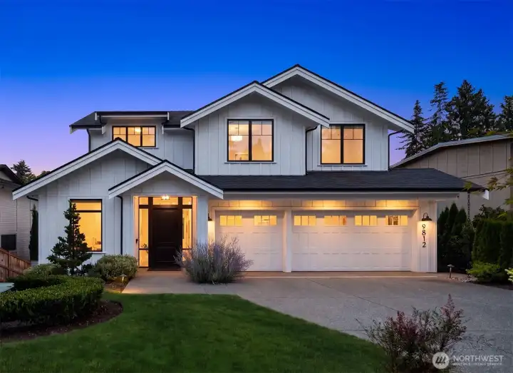 Move-in ready luxury home in West Bellevue. Move-in ready luxury home in West Bellevue.
