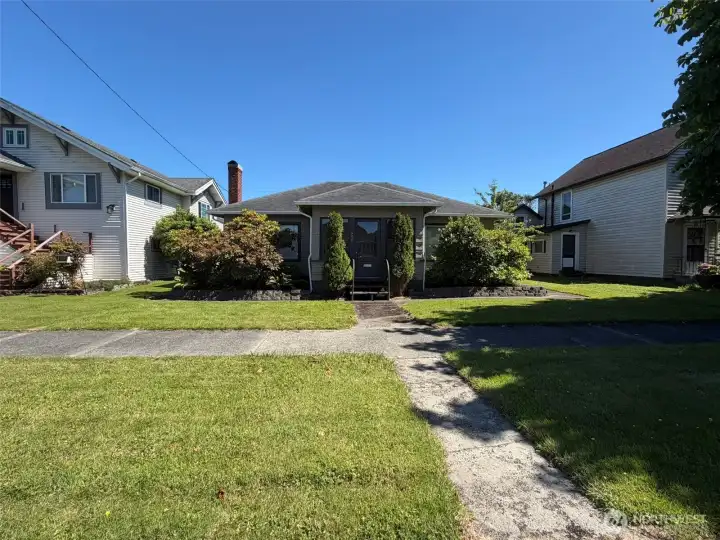 3 Bedroom, 2 Bathroom 3 Bedroom, 2 Bathroom