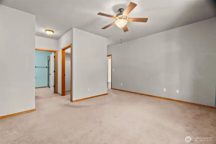 1/2 Primary Suites 1/2 Primary Suites