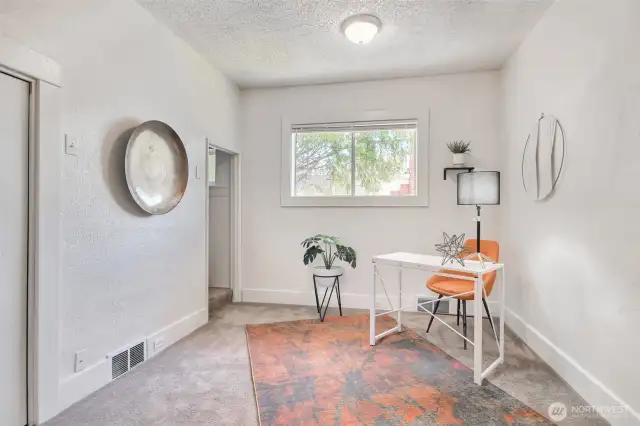 Bonus room—ideal as an office, studio, or creative space