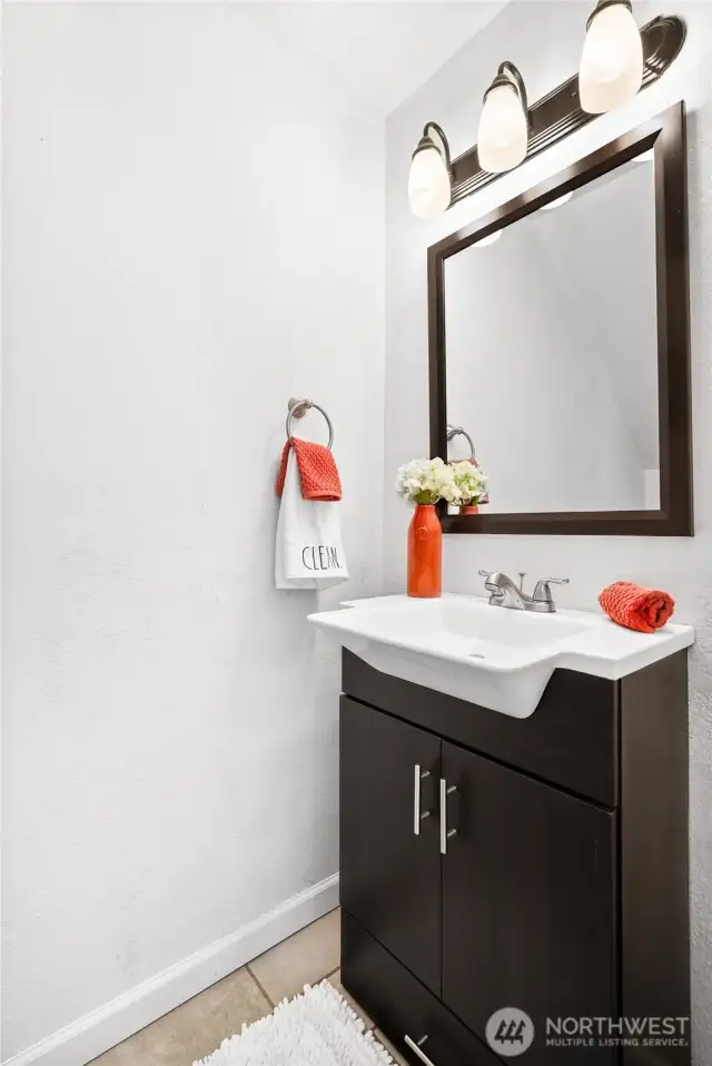 Powder bath downstairs