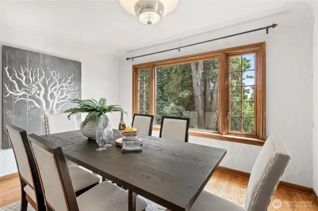Dining Room for Large Gatherings