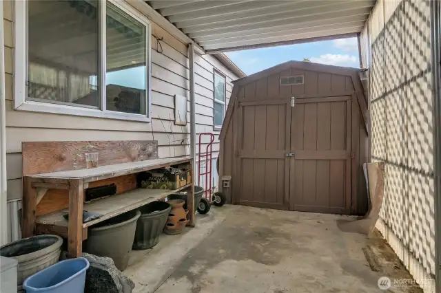 Storage/workshop