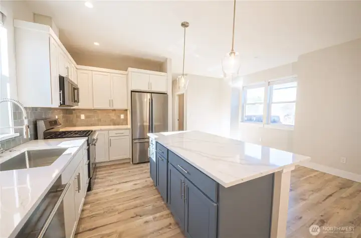 Pictured with upgraded Kitchen-Aid appliance package. *Previous Build