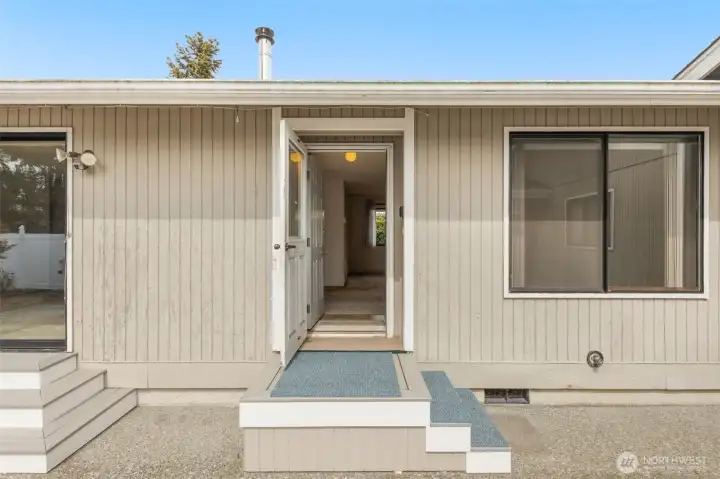 Please enter. New steps and decking.