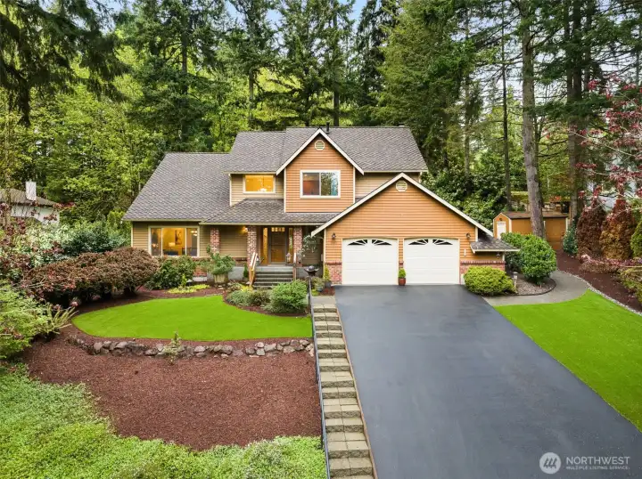 Spectacular home in the heart of Redmond