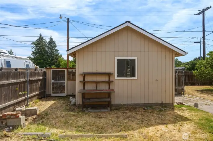Garden storage + Garage