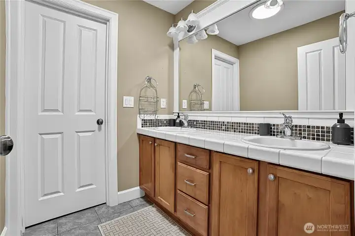 second floor bathroom. second floor bathroom.