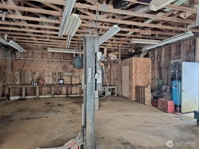 Garage with car lift