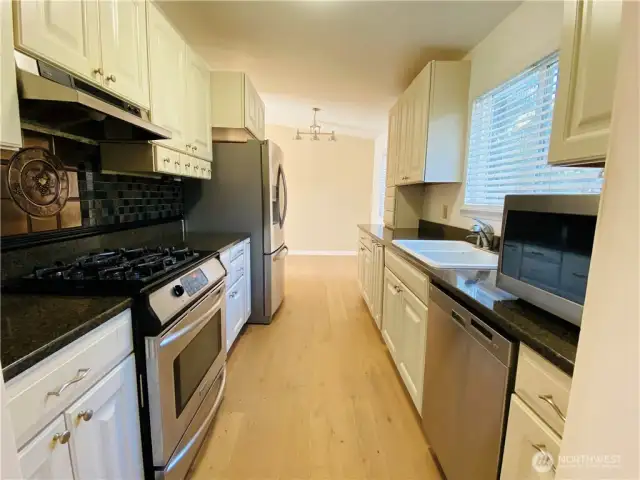 kitchen, gas stove