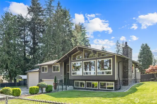 Your Mid-Century Modern Split Level Lake Tapps & Mount Rainier View Home.