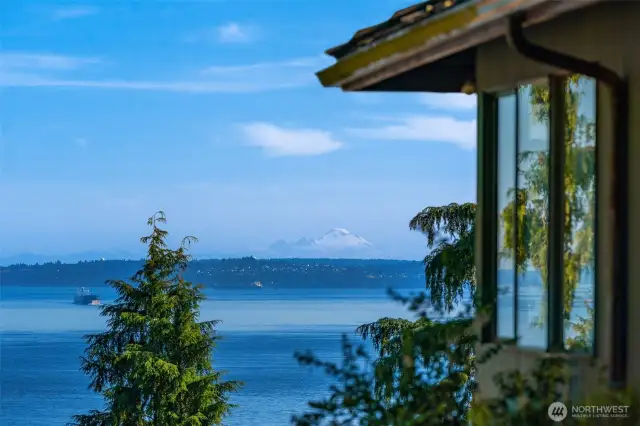 Spectacular views of Puget Sound, ferry traffic and sail boats plying the waters. Even Mount Baker on a clear day!