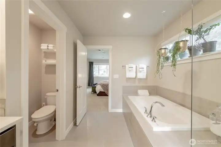 Stunning 5Pc Bath offers privacy, luxury & storage!