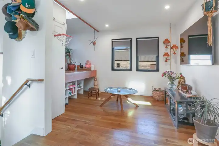 Living area to downstairs