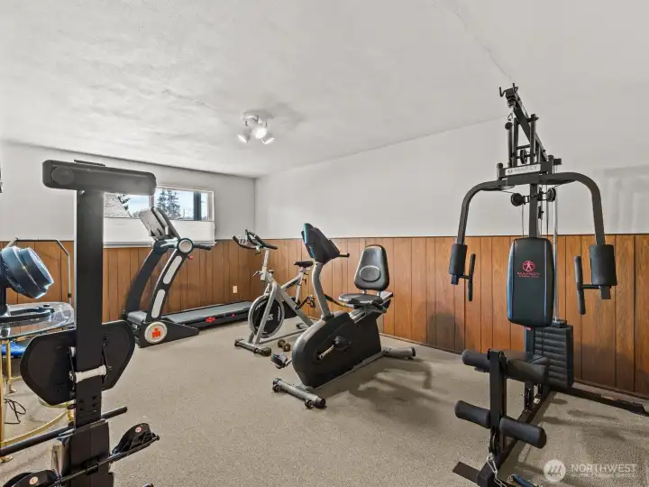 The gym is on the 1st floor.