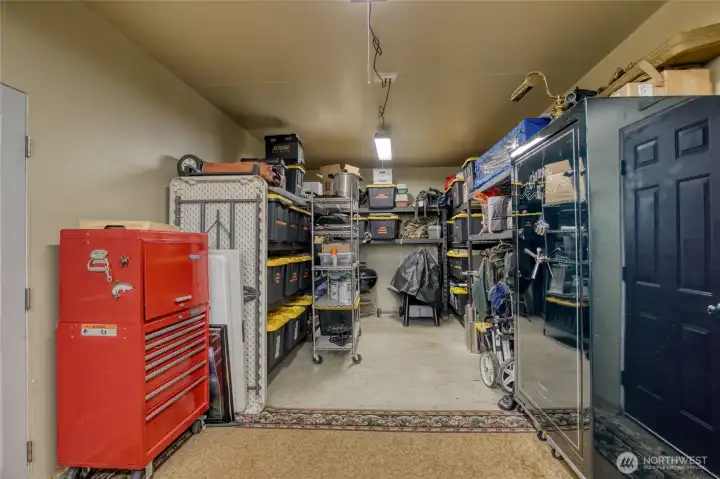336 +/ sf insulated workspace