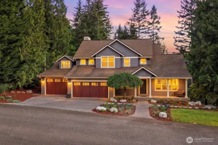 Step inside this beautifully curated Craftsman-style home, perfectly set on a rare 1.17-acre estate lot in a quiet, private cul-de-sac just minutes from downtown Redmond.