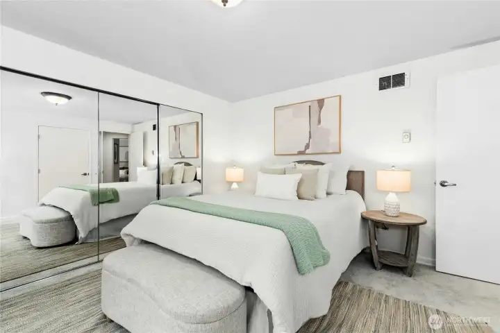 Spacious bedroom retreat - wall of closet
