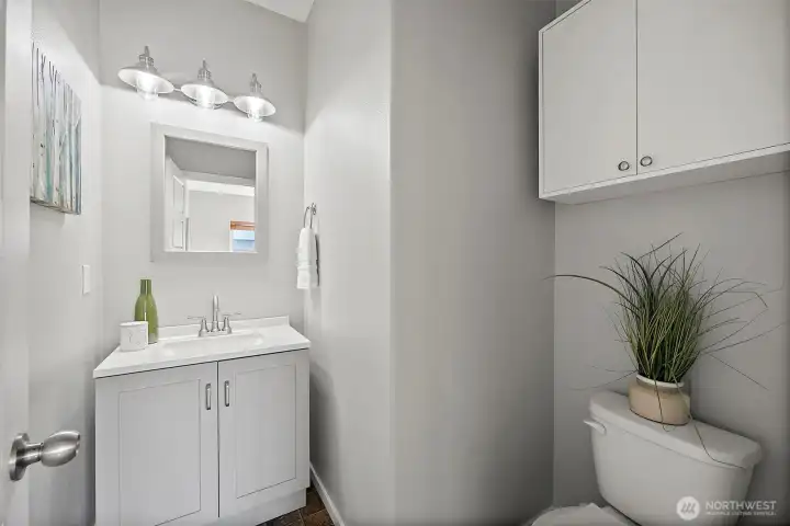 Main Level Powder Rm