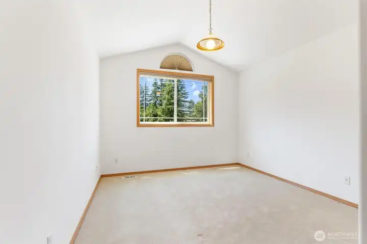 Versatile upstairs bonus room—perfect for a home office, media room, or gym. Versatile upstairs bonus room—perfect for a home office, media room, or gym.