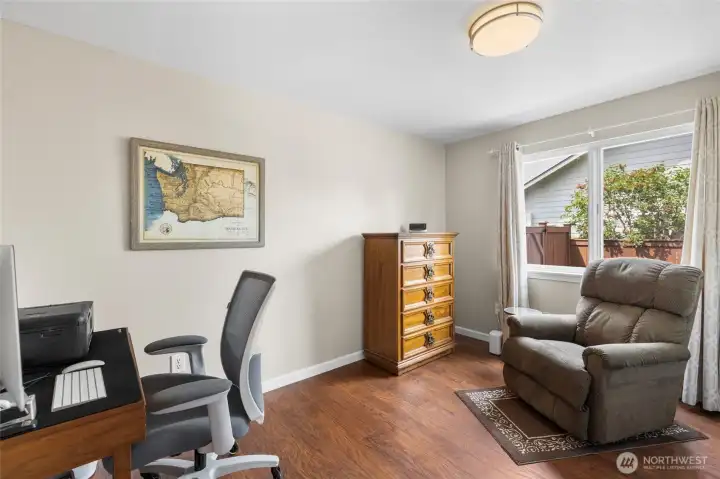 Bedroom 3 or office/flex space
