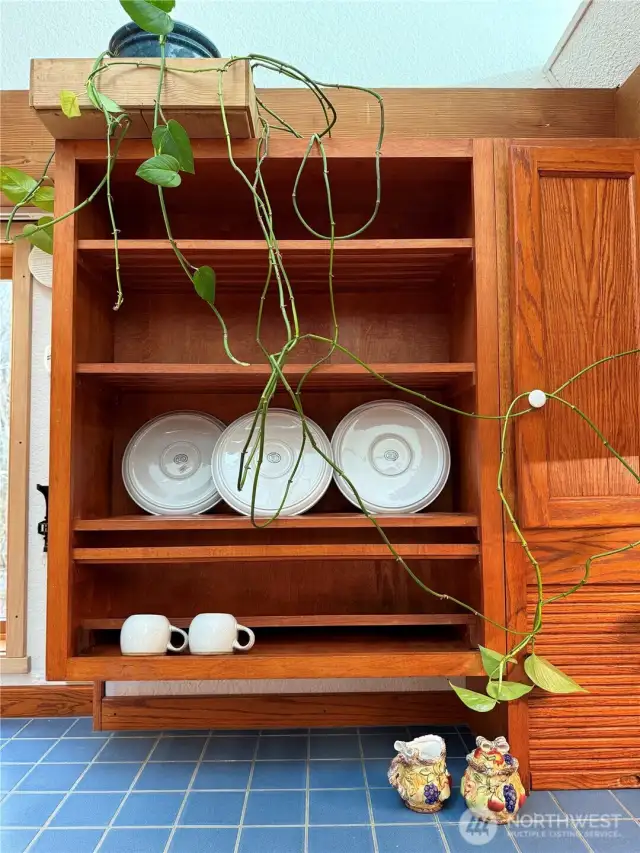 Swedish dish cabinet (drains water thru pipe at back)