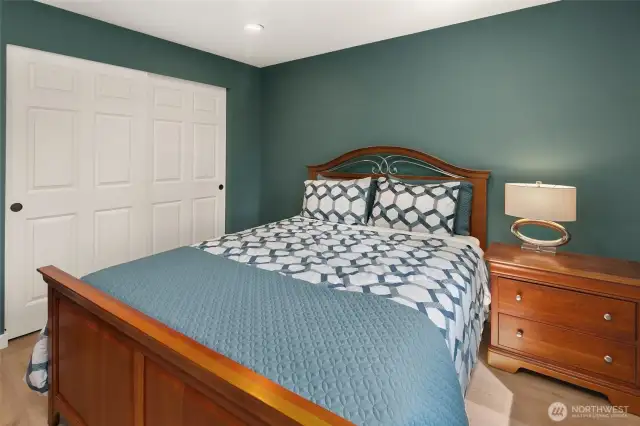 2nd bedroom