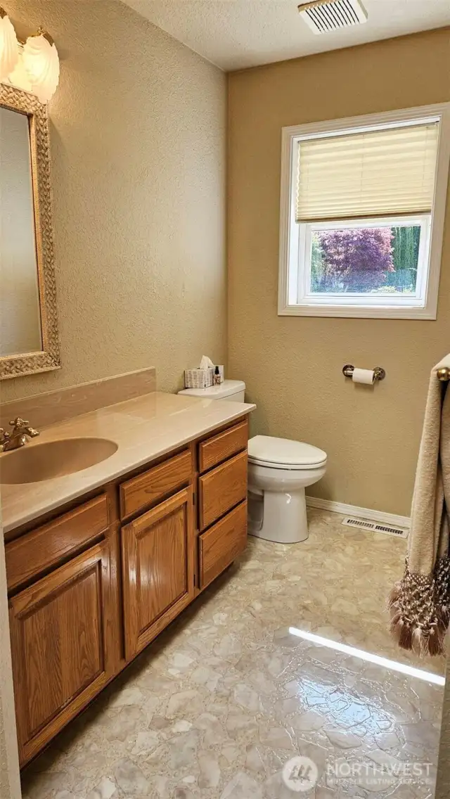 Main (full) bath