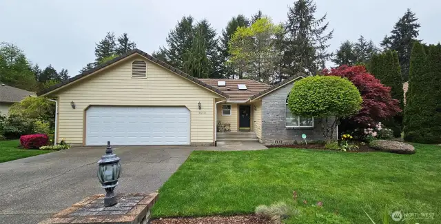 Lots of room to roam with 1,782 sq ft, and a lot size of .41 acre!