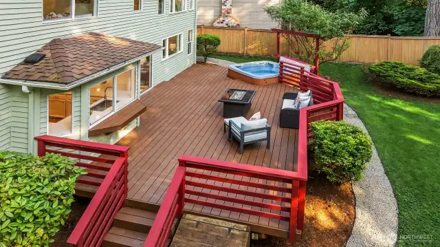 Low maintenance composite decking material.