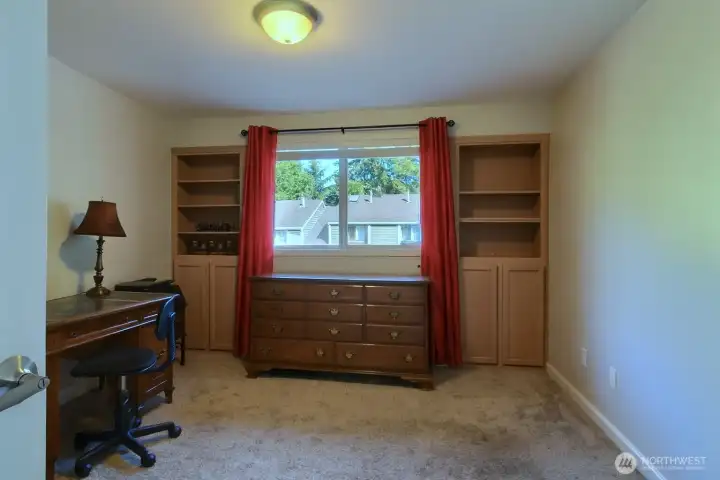 Second bedroom and/or office/den