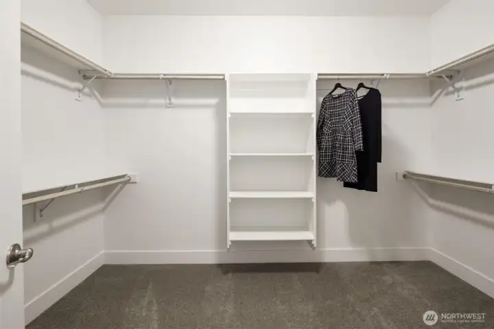 Photos are for marketing purposes only. May show options/ upgrades/ unavailable features.