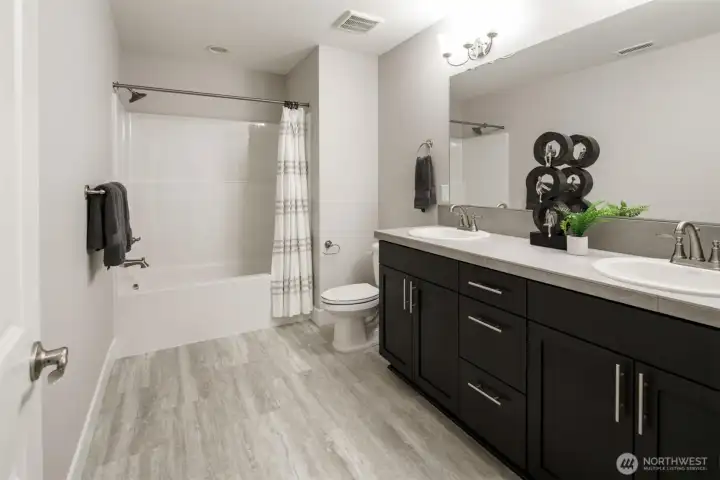 Photos are for marketing purposes only. May show options/ upgrades/ unavailable features.