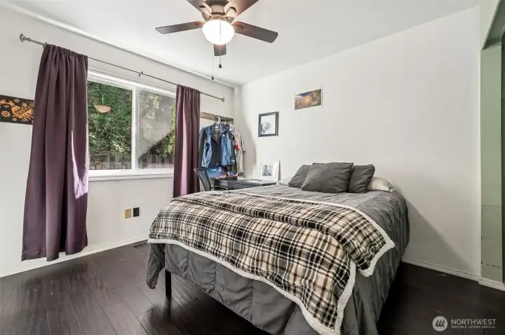 2nd bedroom