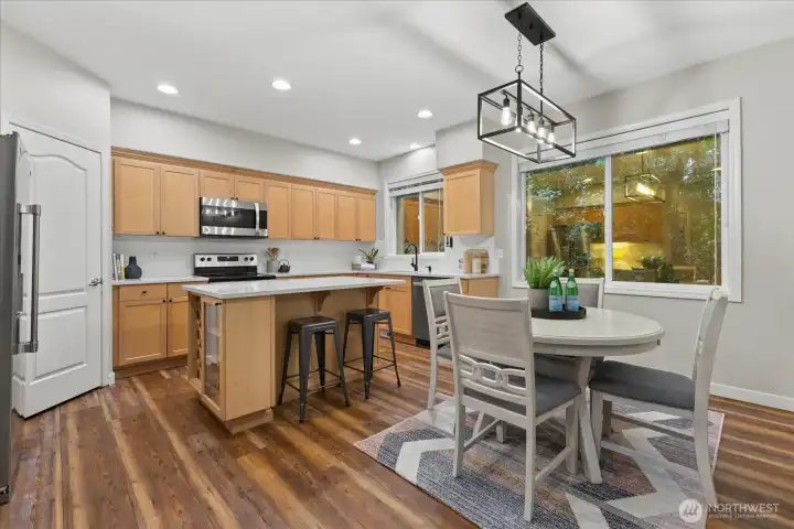 Kitchen and eat-in dining