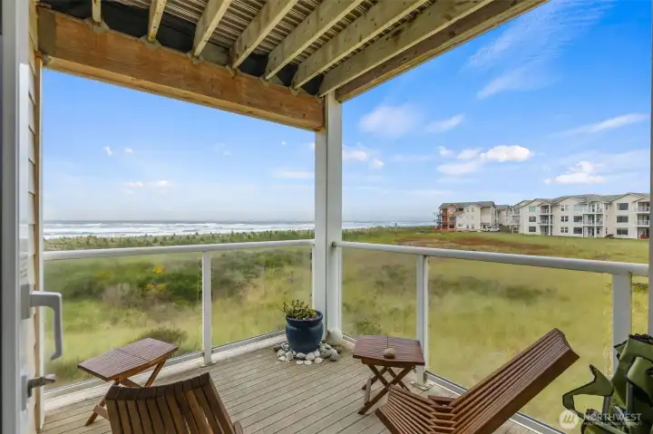 balcony with no other building nearby