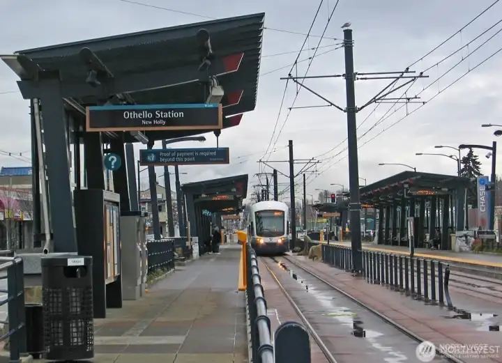 Conveniently located near Othello light rail!