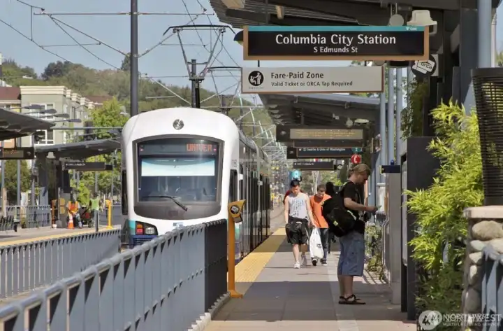 Conveniently located near Columbia City light rail!