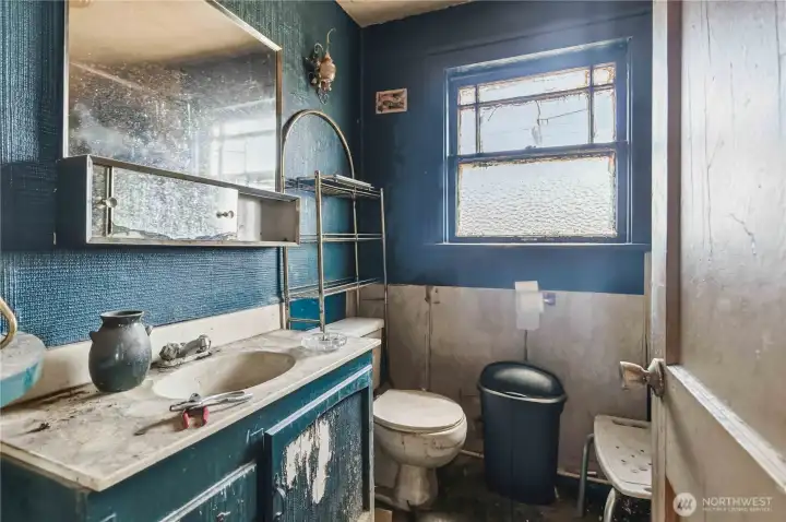 Main Bathroom