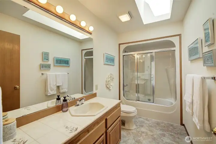 Full bath on upper level.