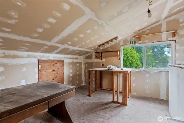 Studio/office in upper level/loft of shop...