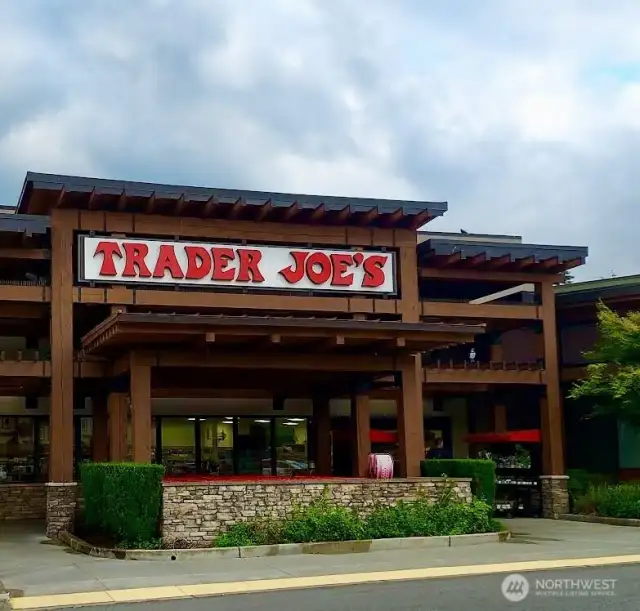 Just a short stroll or drive away, you’ll find Trader Joe’s, Safeway, and a variety of local restaurants and cafes — making everyday errands and dining out delightfully easy